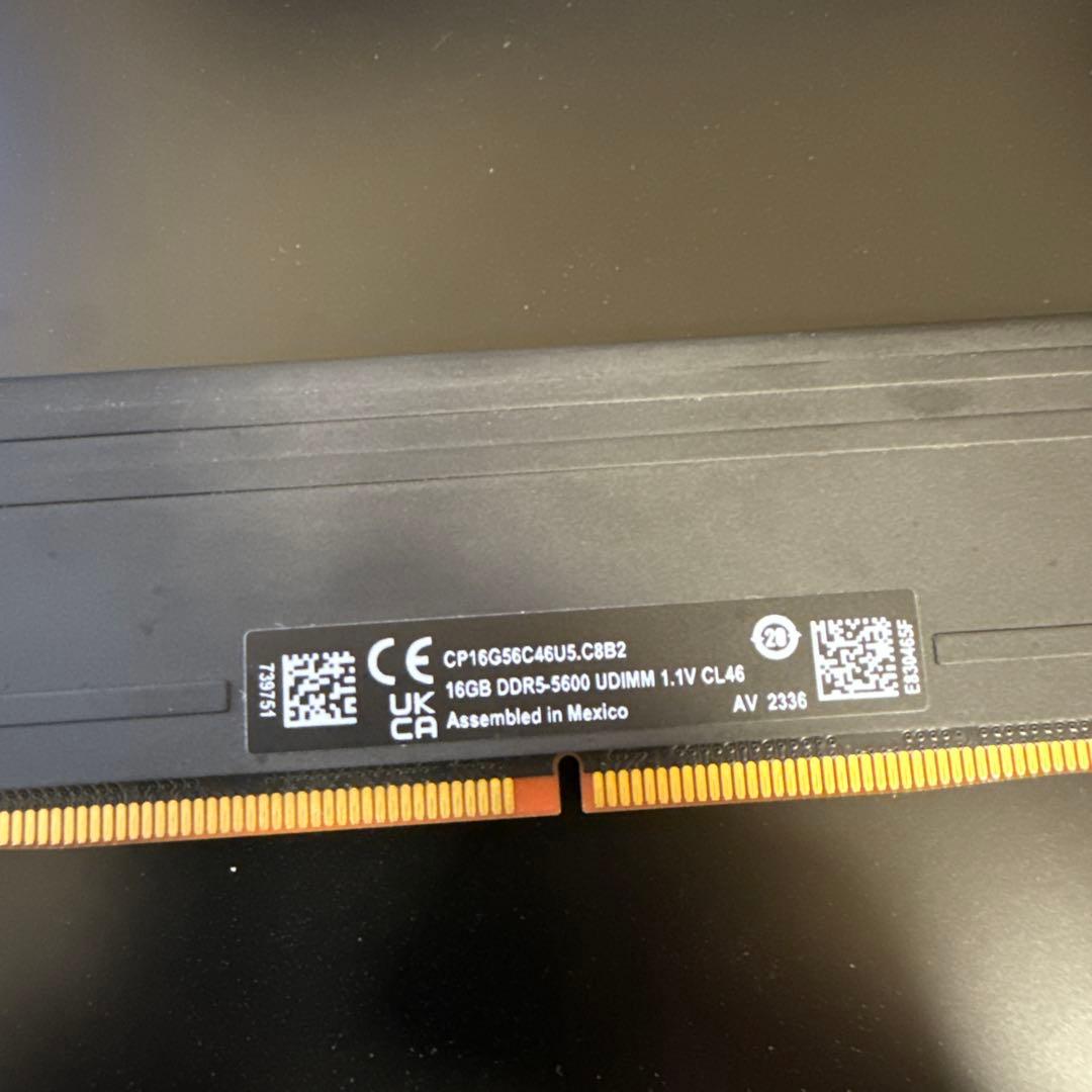 crucial 16GB DDR5-5600 UDIMM メモリー