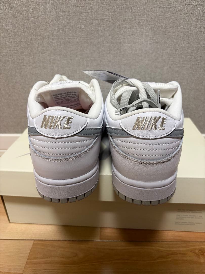 Supreme × Nike SB Dunk Low White スニーカー