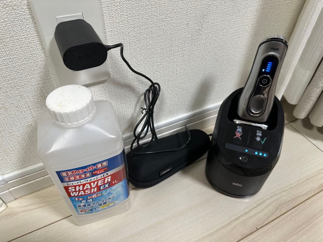 【洗浄器付き・動作確認済】ブラウン シリーズ9 2019年製 ※替刃なし