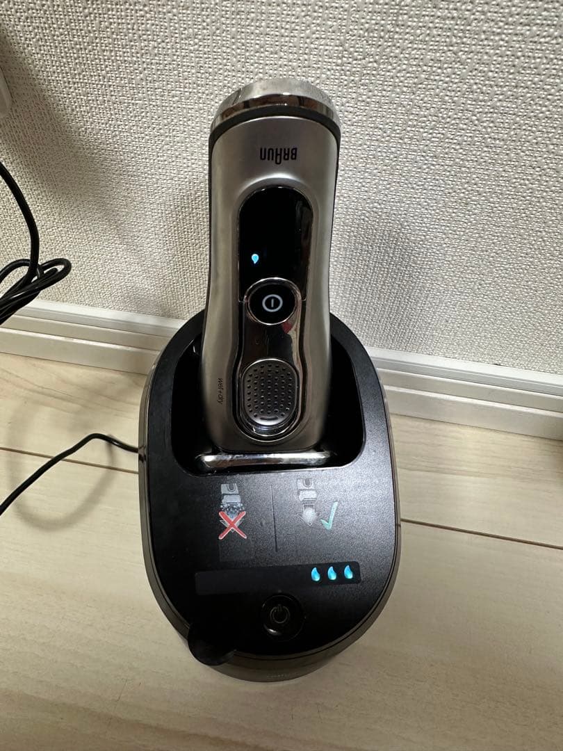 【洗浄器付き・動作確認済】ブラウン シリーズ9 2019年製 ※替刃なし