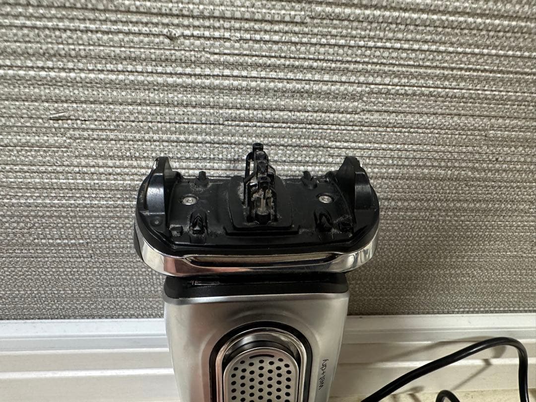 【洗浄器付き・動作確認済】ブラウン シリーズ9 2019年製 ※替刃なし