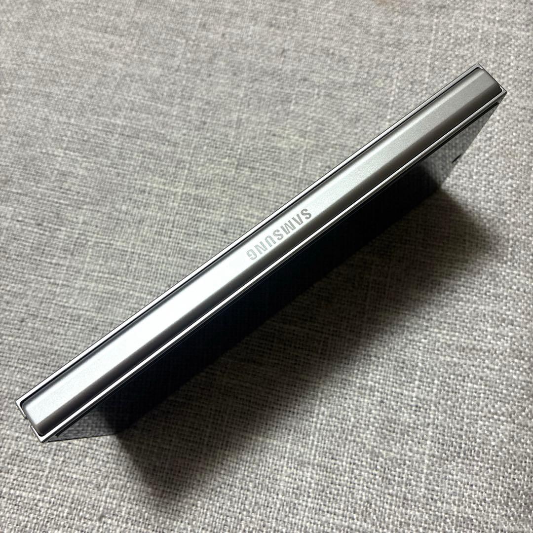 Galaxy Z FOLD6 256GB ホワイト　シルバー
