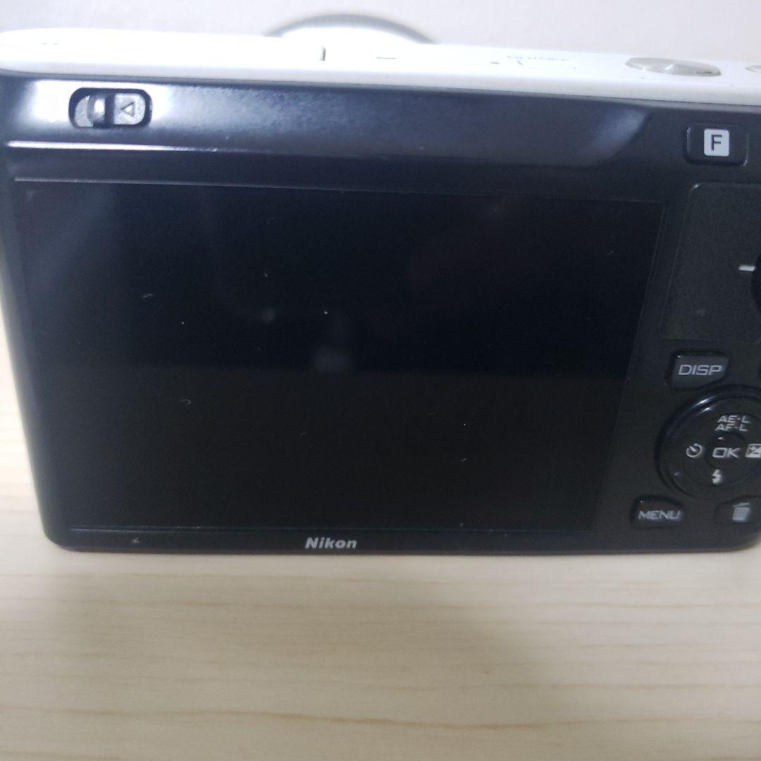 美品　Nikon 1 J1 ミラーレスカメラ 1 NIKKORズームレンズ付き