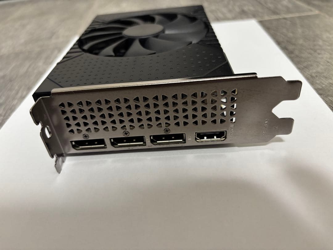 GeForce RTX 3050 グラフィックボード