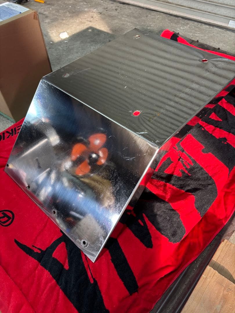 2トン　3トン　ステンレスリアフェンダー　デコトラ　デュトロ　キャンター　エルフ