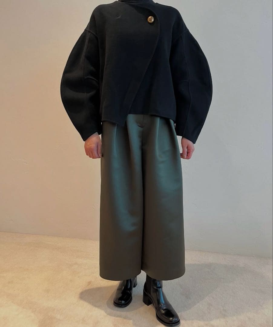 heveサテンフレアガウチョパンツ オリーブ36