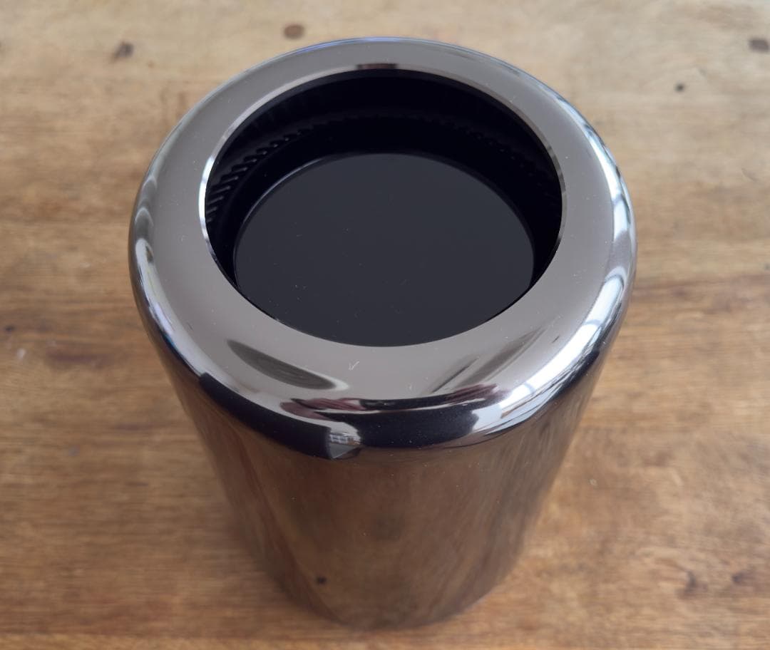 Mac Pro Late 2013 8コア 64GB 1TB D700