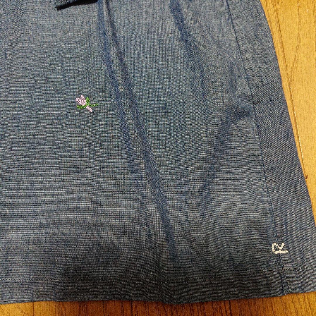 45R、紺杢に花の刺繍長袖ブラウス