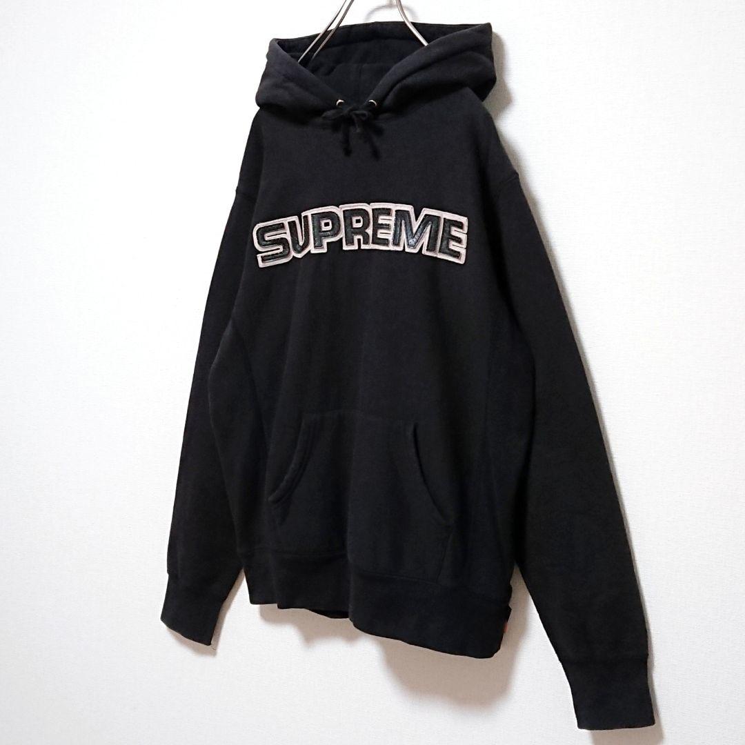 人気 即完売 シュプリーム 刺繍 ロゴ プルオーバー パーカー