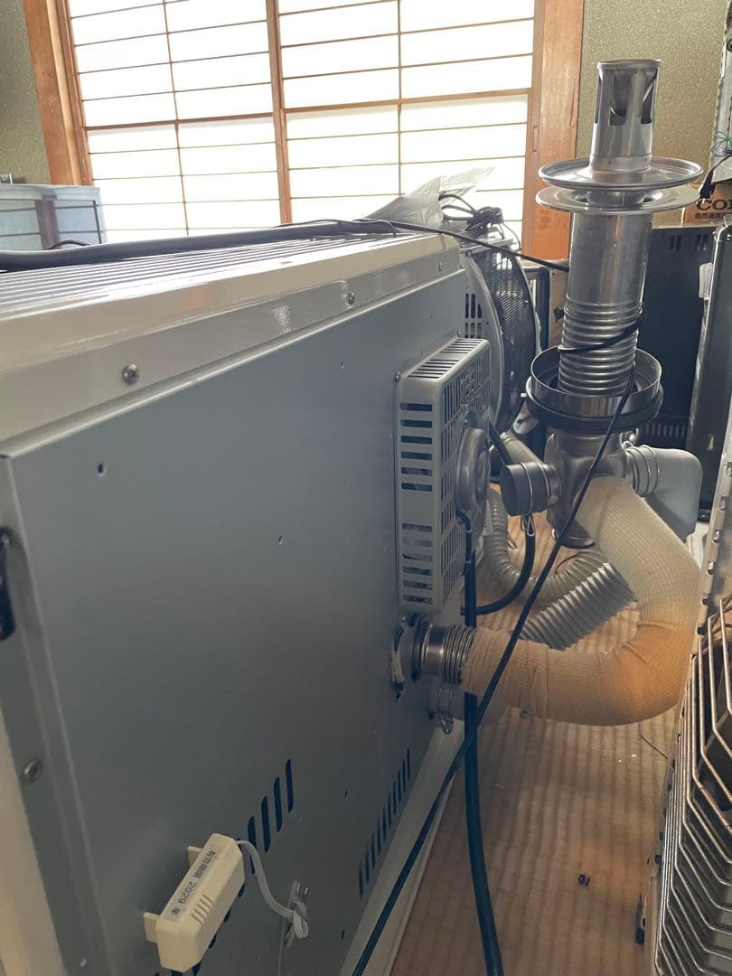 コロナ　FF式ストーブ　十畳対応