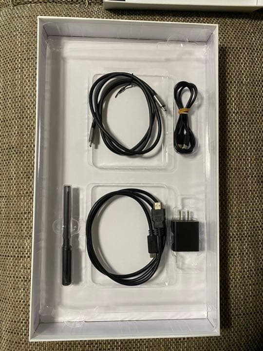 モバイルモニター　16インチ