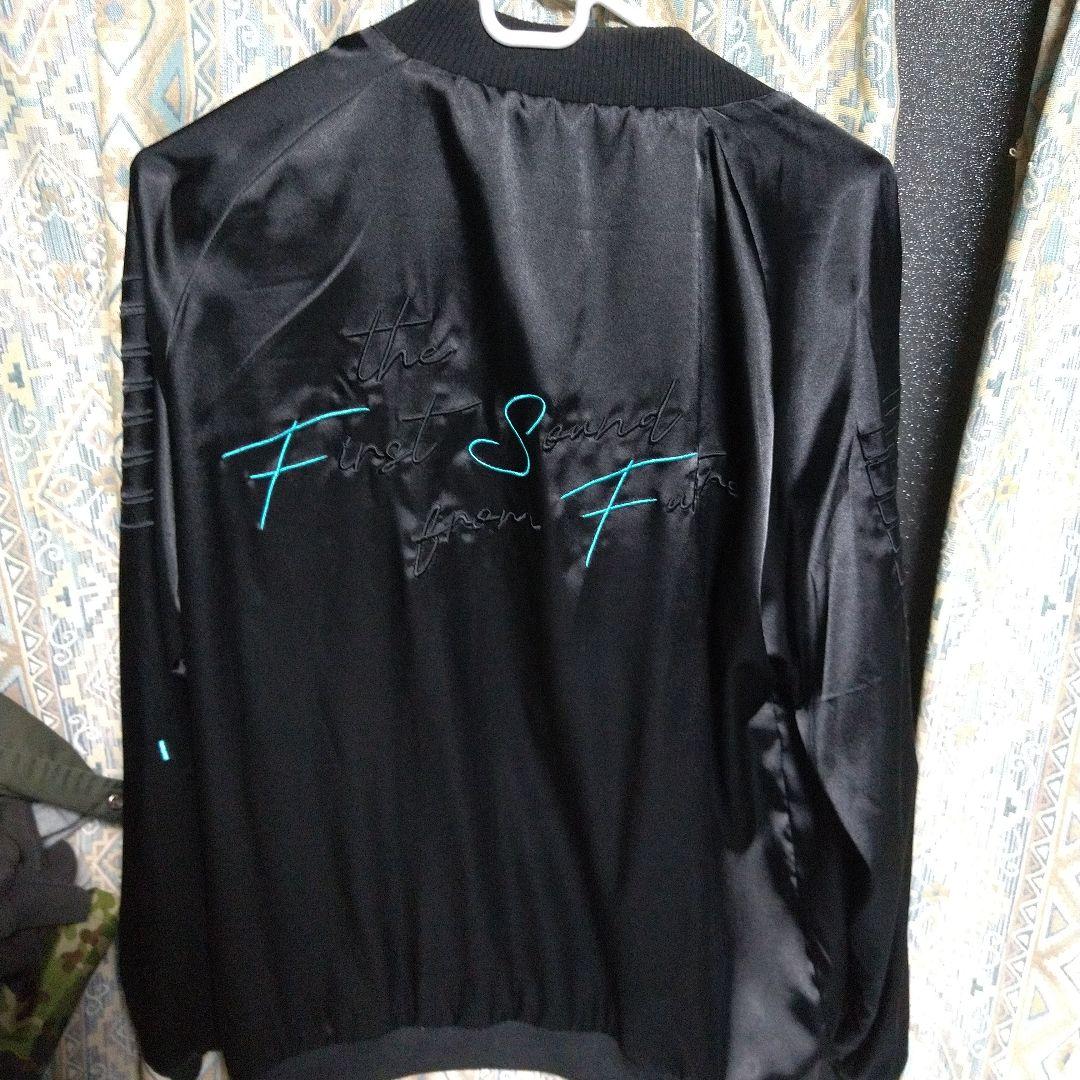 め*め様 初音ミク リバーシブル 刺繍スカジャン