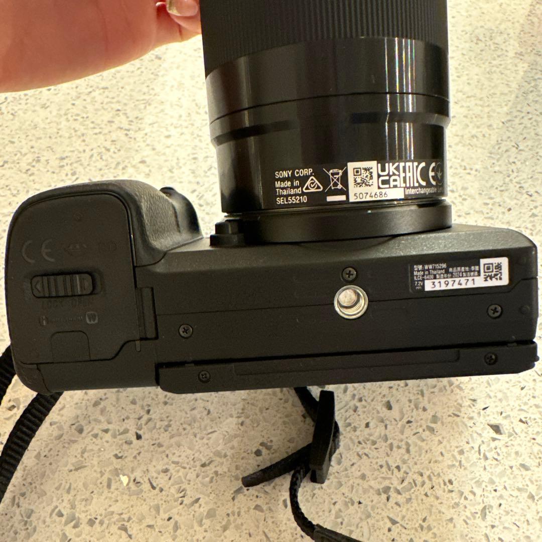 【1週間セール中】sony α6400本体とレンズ　保証期間内　保証書付き超美品