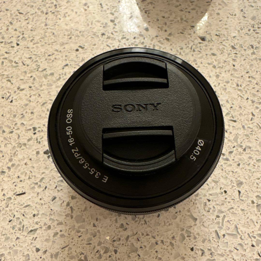 【1週間セール中】sony α6400本体とレンズ　保証期間内　保証書付き超美品