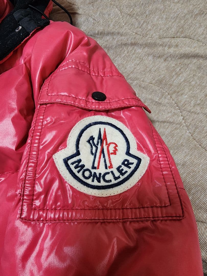 【人気】　モンクレール　バディア　BADIA　ダウンジャケット　デカワッペン