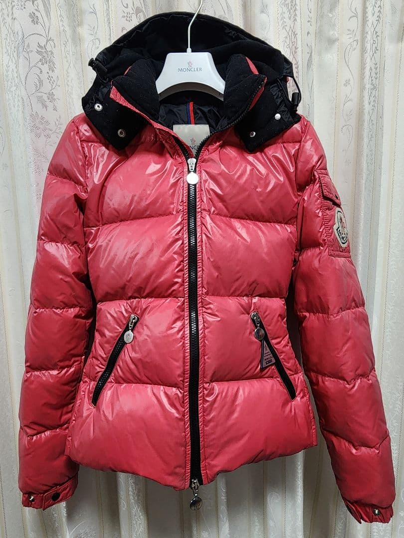 【人気】　モンクレール　バディア　BADIA　ダウンジャケット　デカワッペン