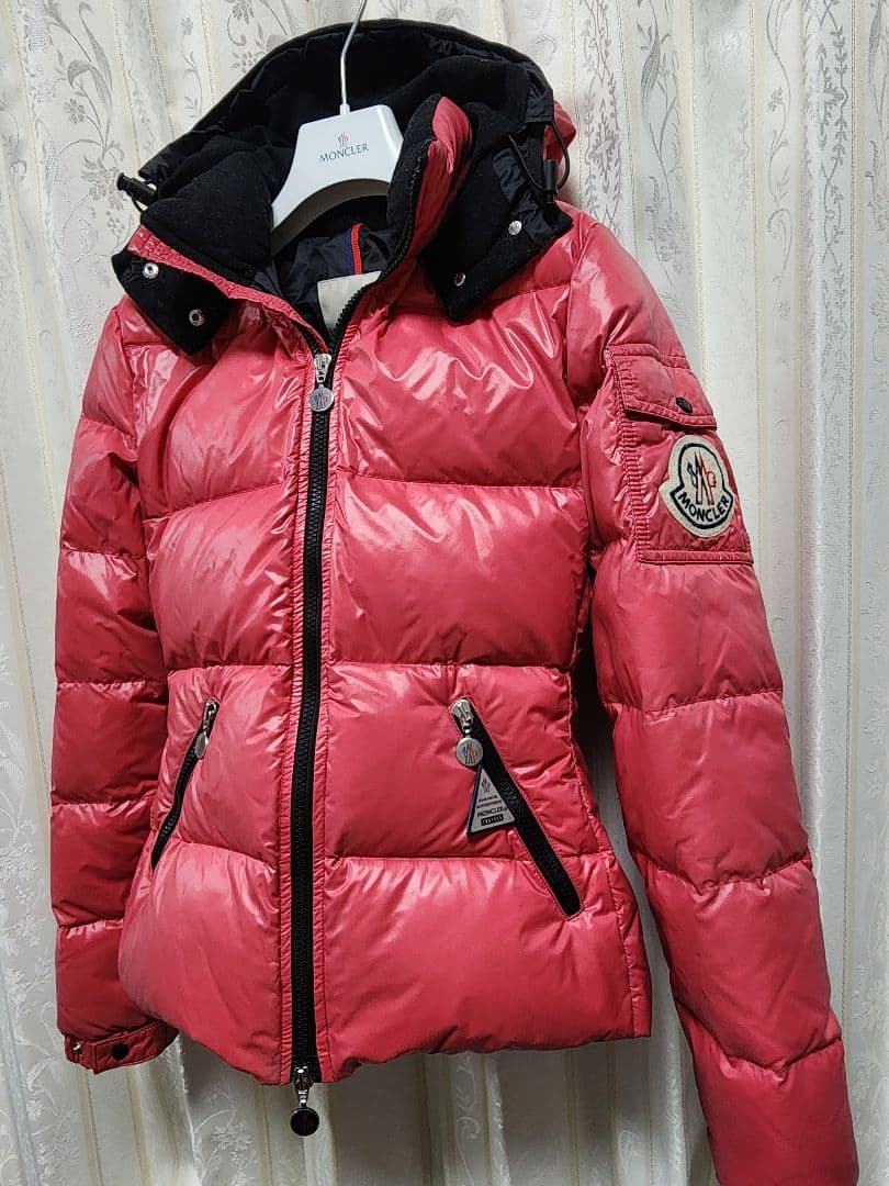 【人気】　モンクレール　バディア　BADIA　ダウンジャケット　デカワッペン