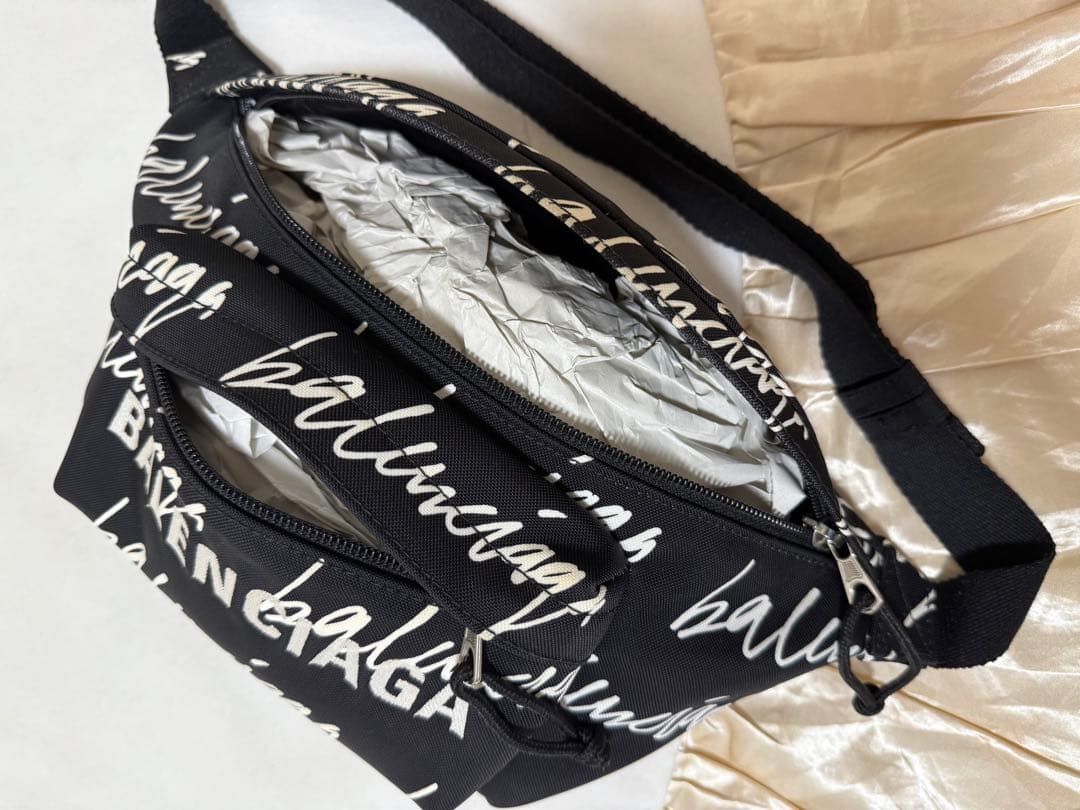 BALENCIAGA バレンシアガ ウエストポーチ 美品 大容量 年末セール