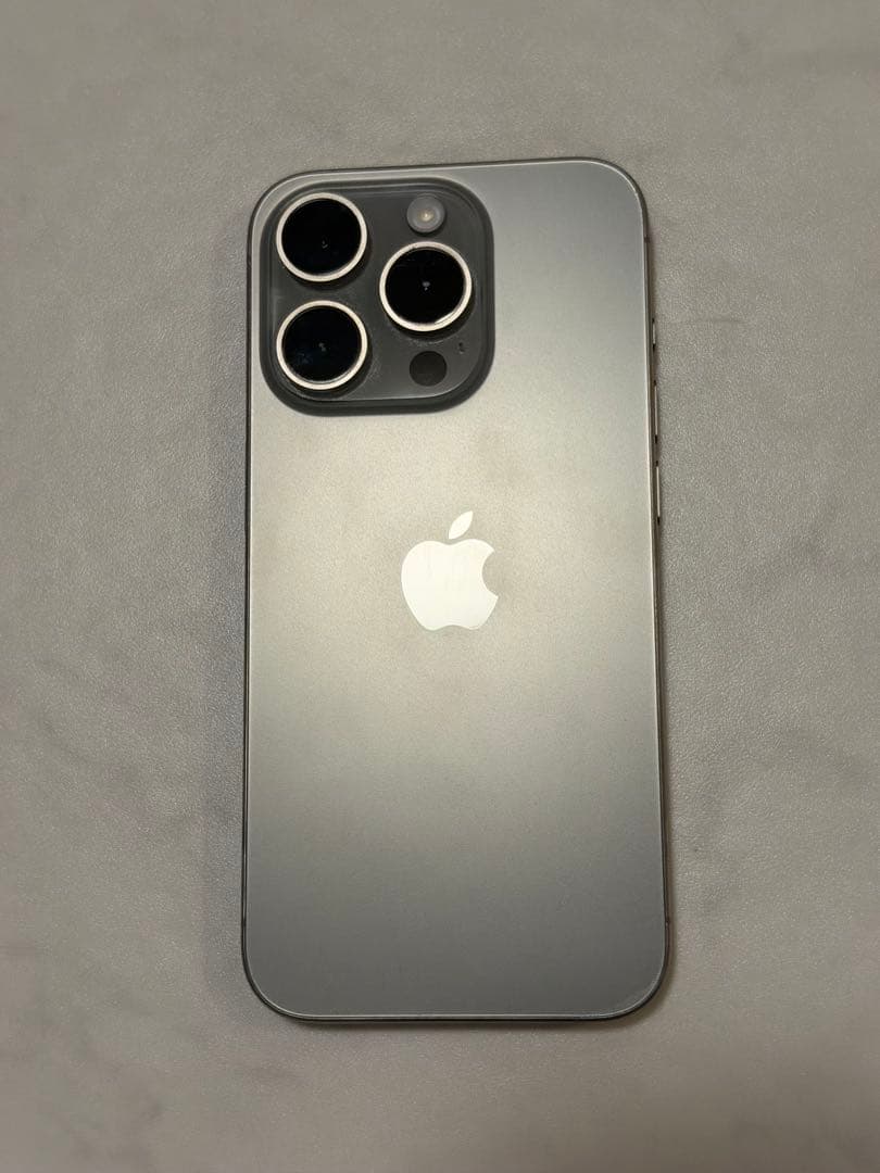 C*）様 Apple iPhone 15 Pro 512G 海外版　SIMフリー