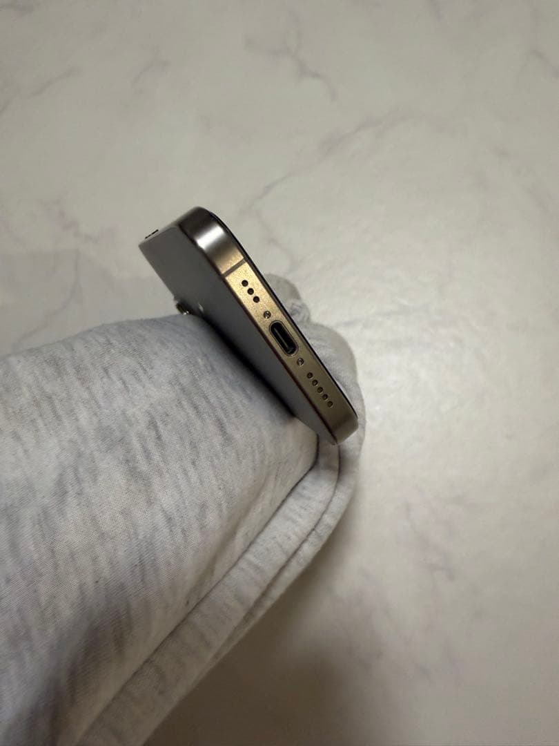 C*）様 Apple iPhone 15 Pro 512G 海外版　SIMフリー