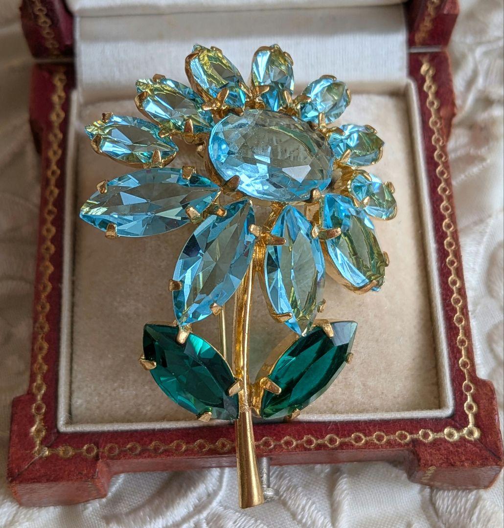 アクアマリンブルー ビジュー フラワーデザイン ブローチ 美品 JULIANA？