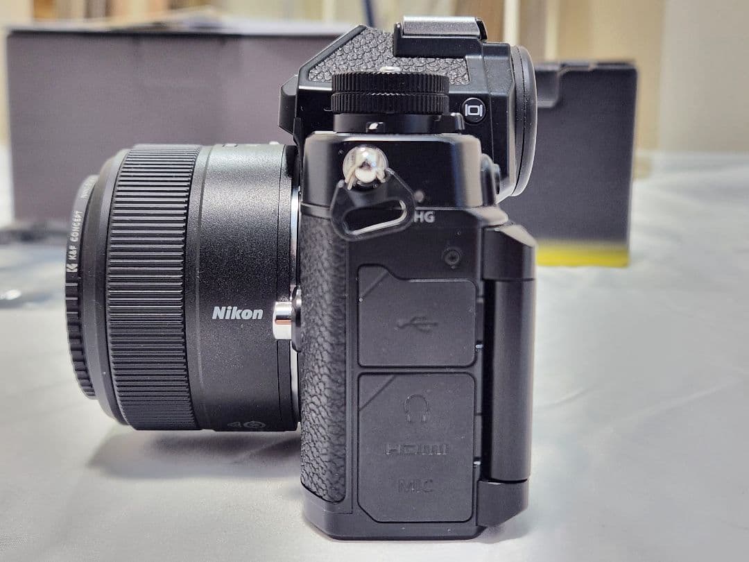 Nikon Zf ボディ 美品 | 防湿庫保管・付属品完備・動 作良好