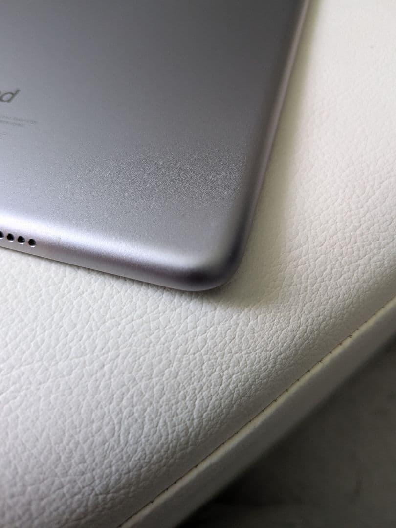 電池最良好 美品 iPad mini4 第4世代 16GB SIMフリー