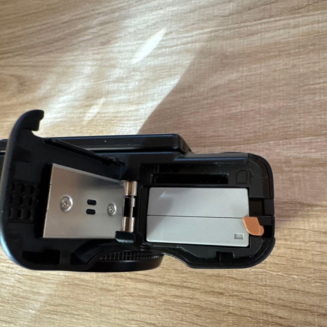 【レンズ内チリ有り】　Canon PowerShot G11