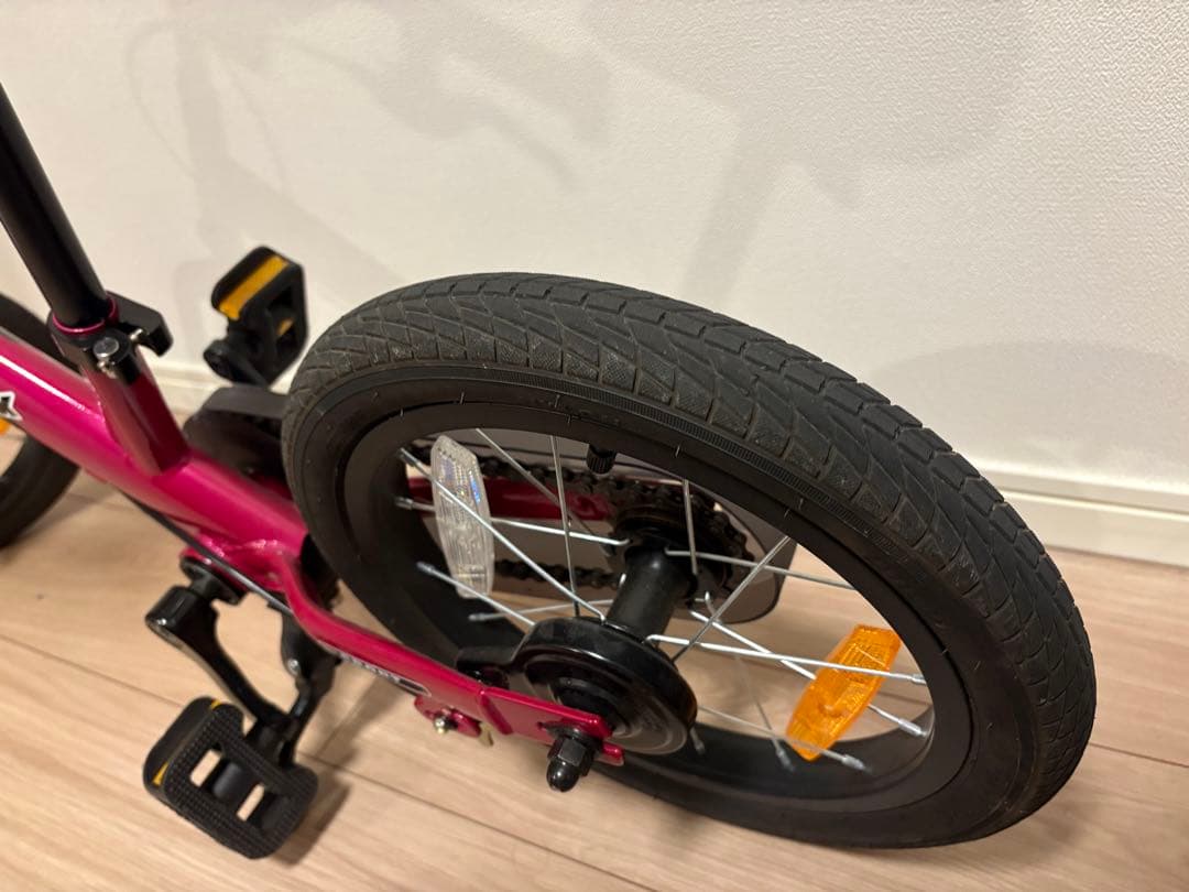 ストライダー 14x (STRIDER 14x) 14インチ　スタンド付き