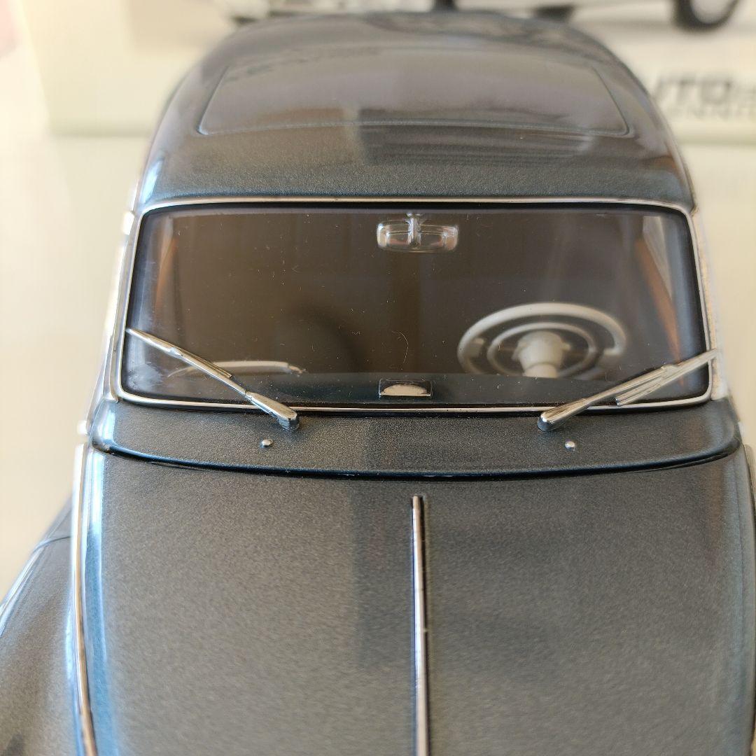 オートアート製　 502 2.6 Luxus 1:18 スケール