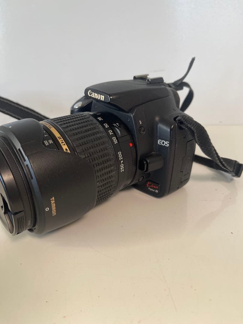 Canon EOS KISSデジタル一眼レフカメラセット 動作未確認