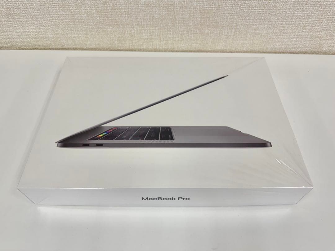 MacBook Pro 15インチ (2019) 本体①