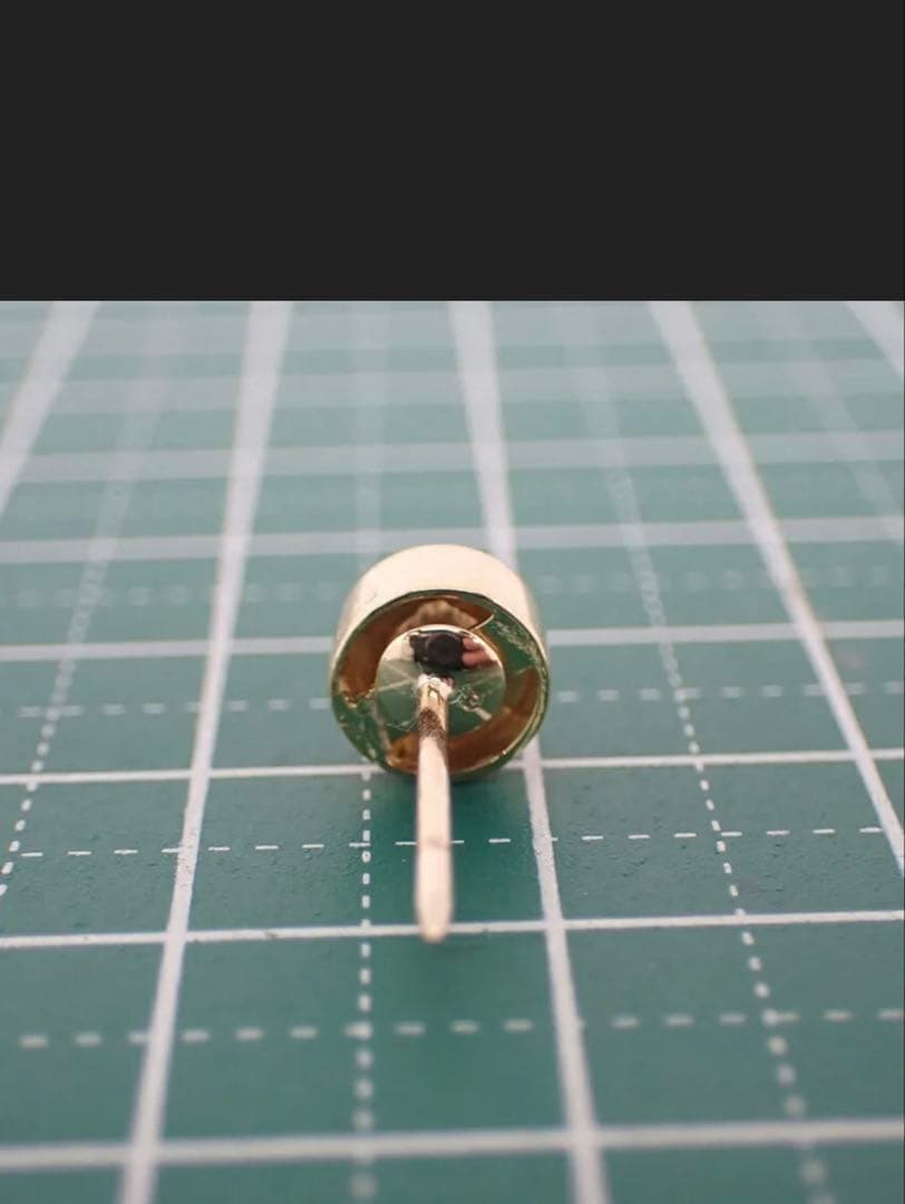 k18ダイヤモンドピアス　片耳　フクリン　覆輪　１／2セット