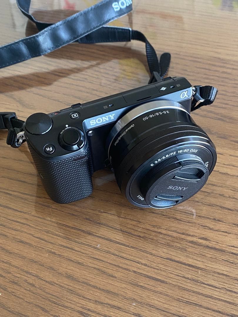 【美品】sony NEX-5T 16-50レンズ付き