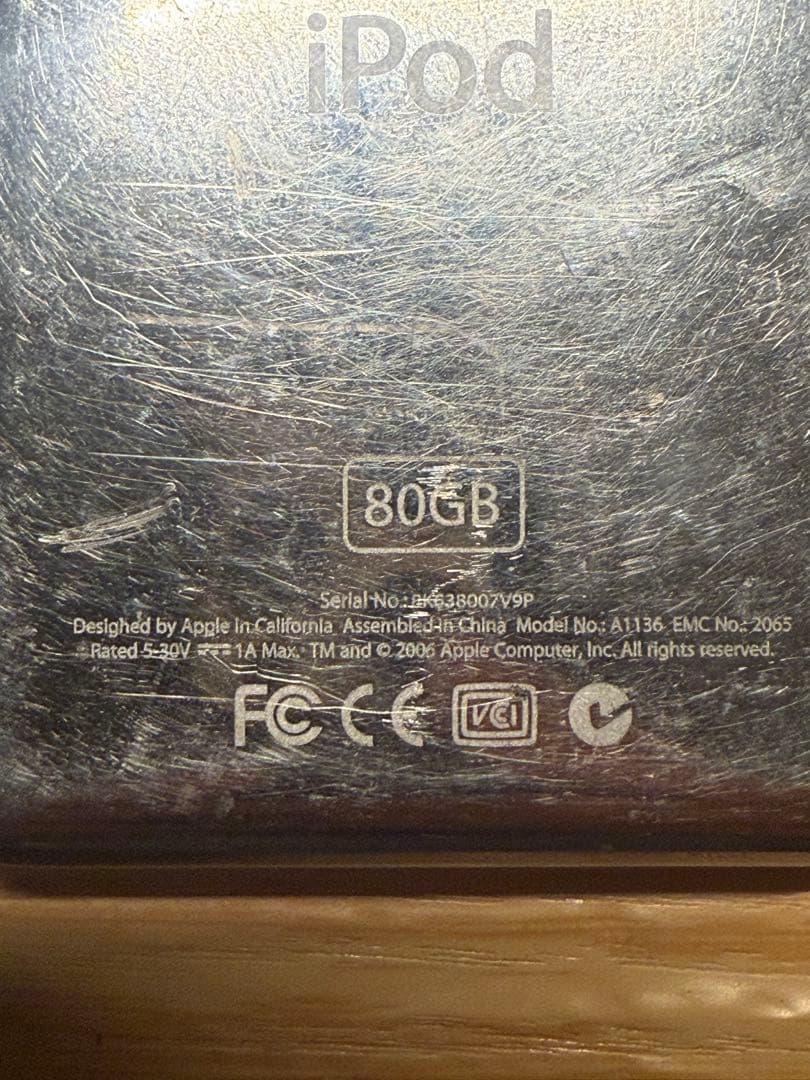 iPod Classic A1136 80GB 美品 動作確認済み ケーブル付
