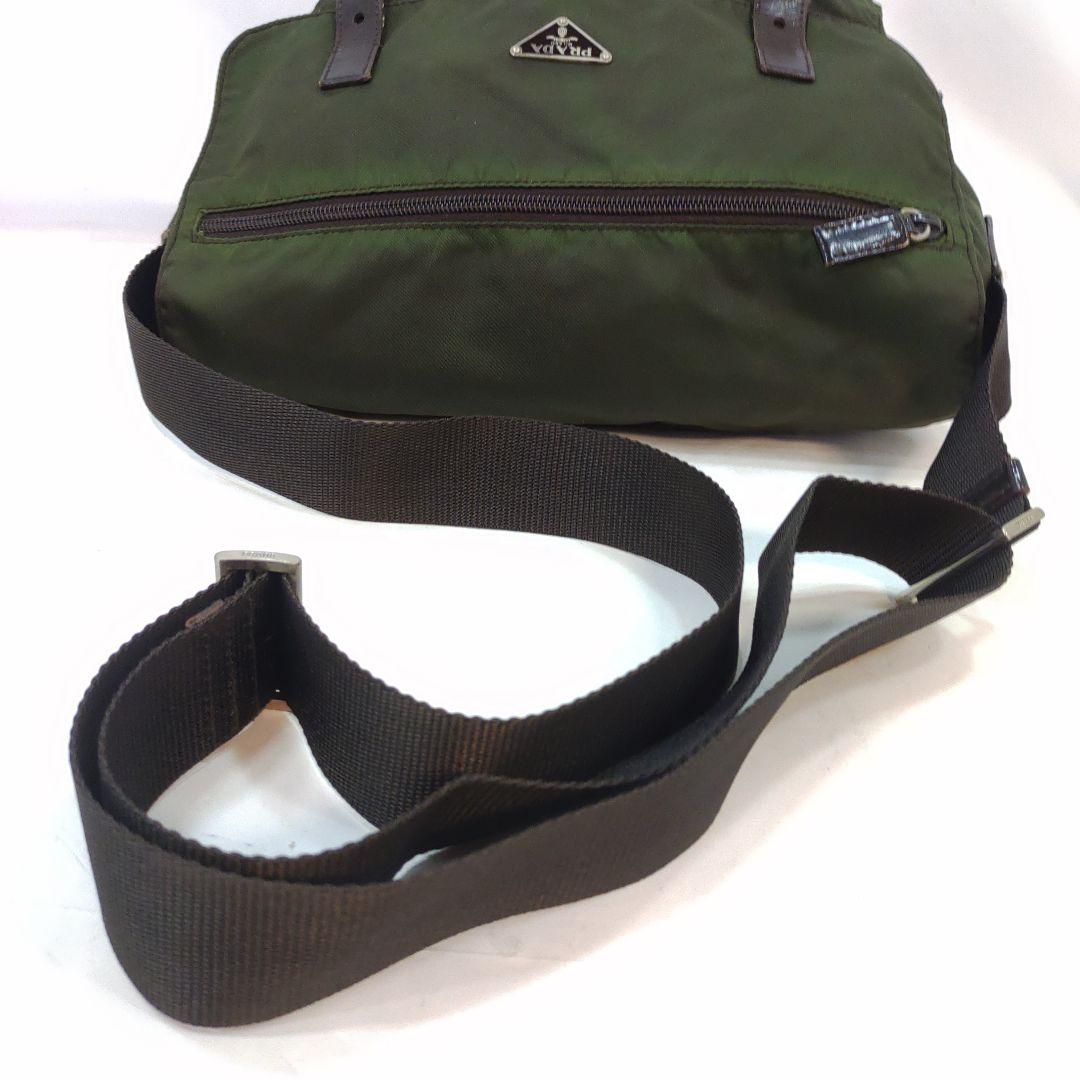 プラダ メッセンジャーバッグ レザー×ナイロン 三角ロゴ ベルト 緑系