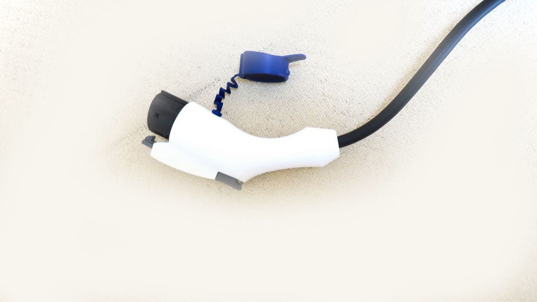 日産サクラ充電ケーブル