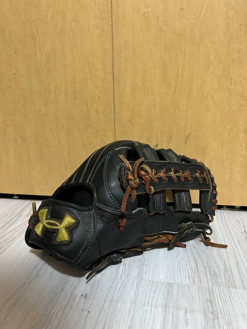 Under Armour 硬式　外野用グローブ