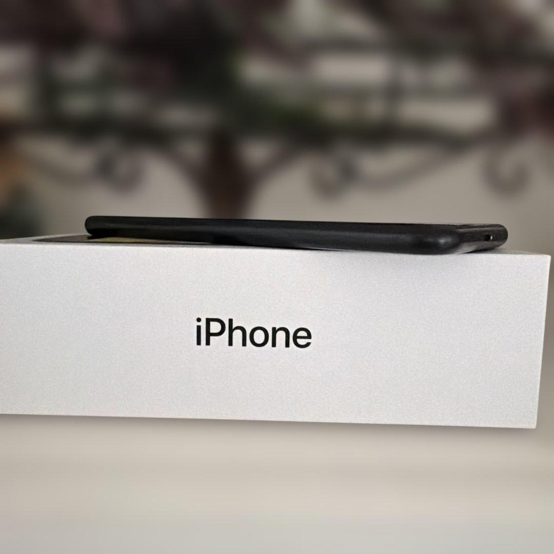 iPhoneSE 第2世代　 ブラック　BLACK 64GB SIMフリー