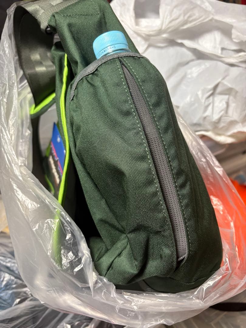 パタゴニア　メッセンジャーバッグ　ショルダーバッグ　カバン　グリーン　新品