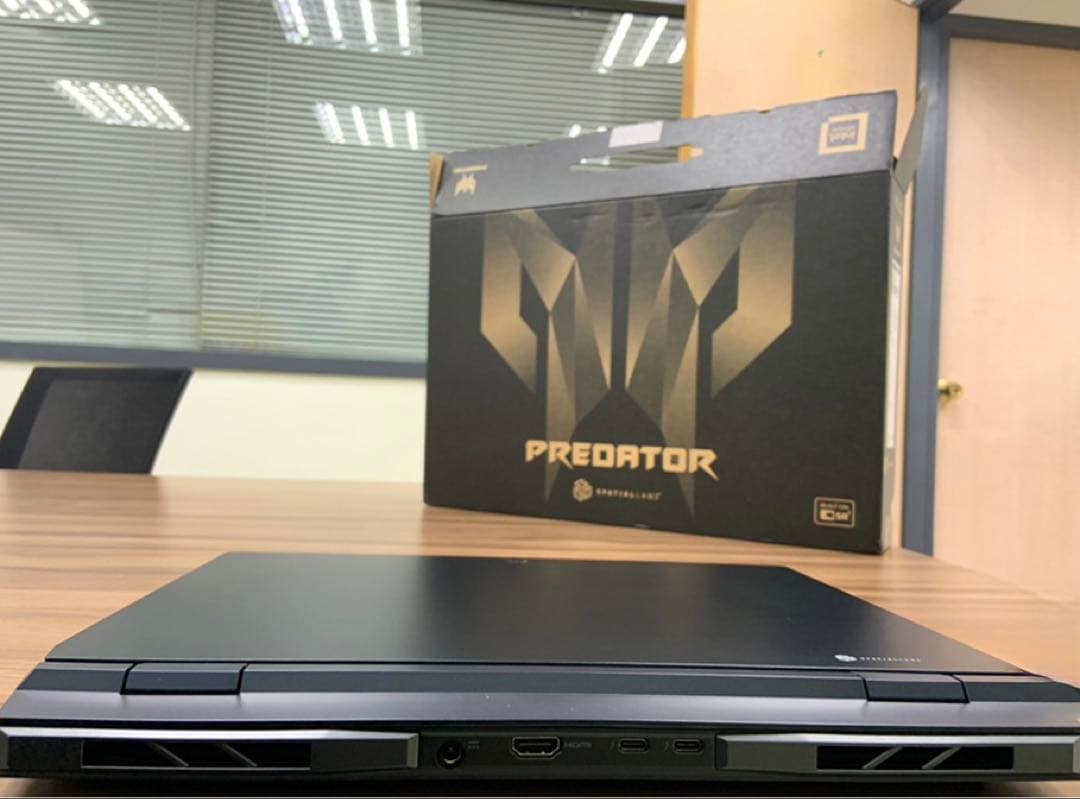 Windowsノート本体 Acer Predator Helios i9/RTX4080/32GB/2TB