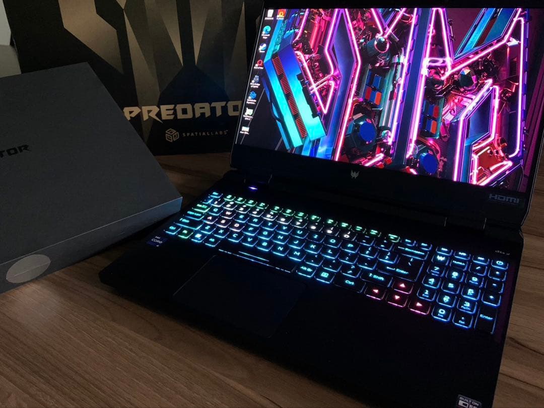 Windowsノート本体 Acer Predator Helios i9/RTX4080/32GB/2TB
