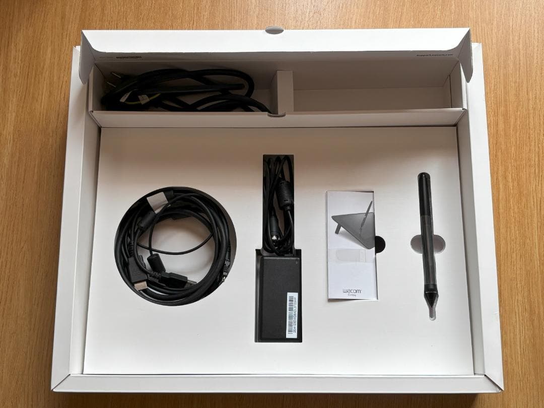 液タブ・ペンタブ Wacom Cintiq 16 DTK1660K0D