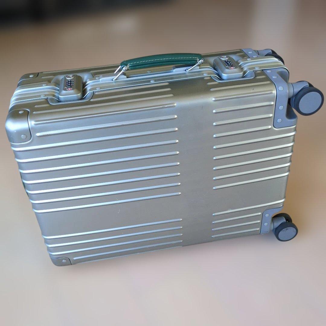 イノベータースーツケースINV1811機内持込可