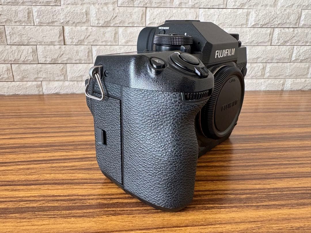 美品！ FUJIFILM (富士フイルム) X-H1 おまけ付き