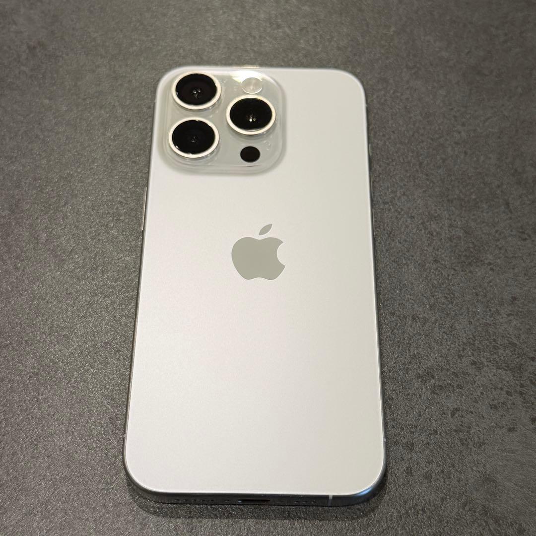 【タケルさん専用】【使用期間1年3ヶ月】iPhone 15 Pro ホワイト