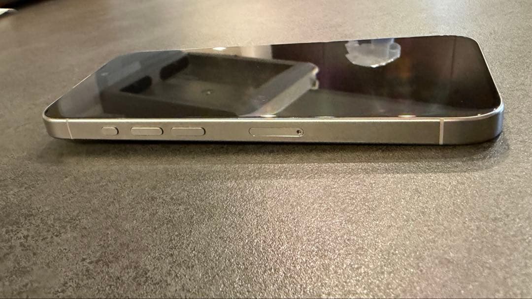 【タケルさん専用】【使用期間1年3ヶ月】iPhone 15 Pro ホワイト