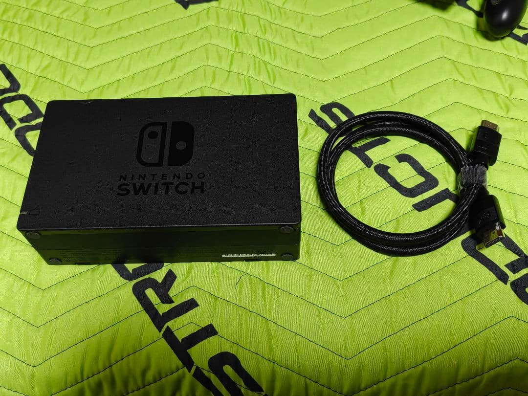 Nintendo Switch 本体 Joy-Con赤/青　バッグ付属