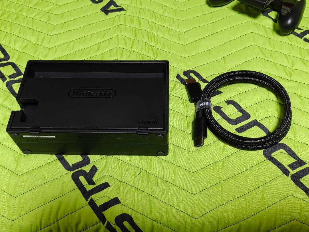 Nintendo Switch 本体 Joy-Con赤/青　バッグ付属