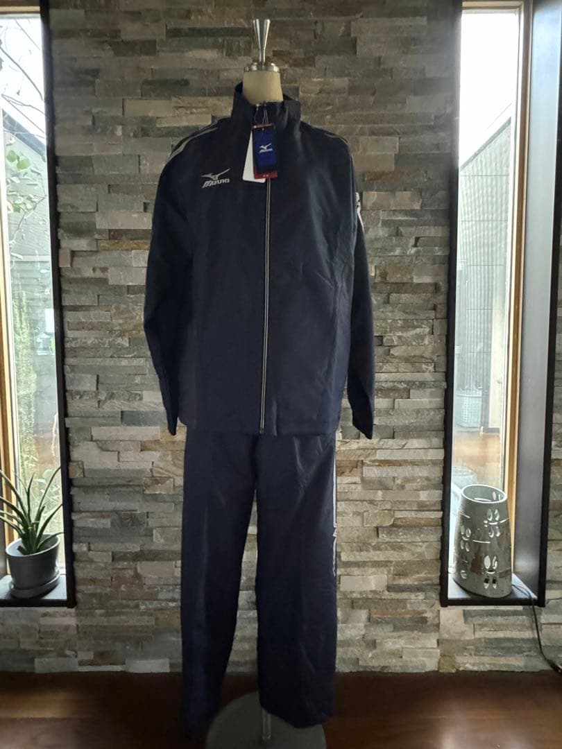 ミズノ　ウィンドブレーカー新品未使用品